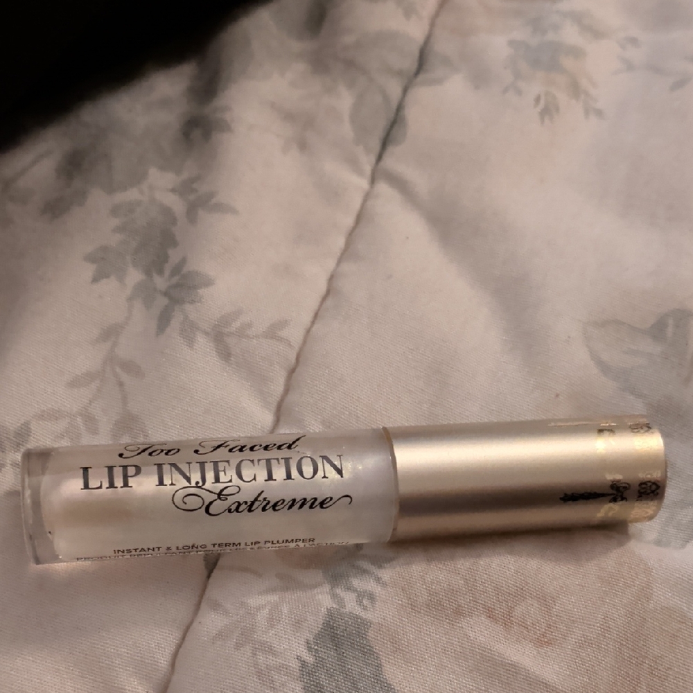 Too Faced Lip Injection Extreme - Silver Shine